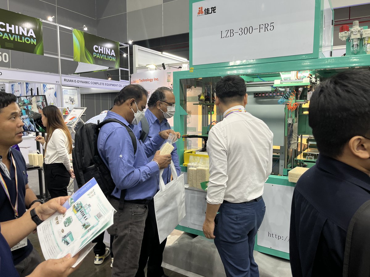 JialongOfficial's tweet image. the 30th international processing and packaging exhibition for Asia.
Fully- automatic/ Semi-automatic packing machine, One-stop Intelligent Packing Solutions. 
#RicePackingMachine
#GrainPackingMachine
#SoybeanPackingMachine
#WheatPackingMachine
#FeedPackingMachine