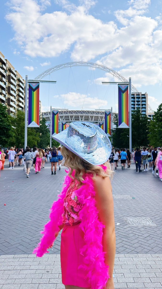 Party at Harry’s House 🥝⭐️💖🍉🌈