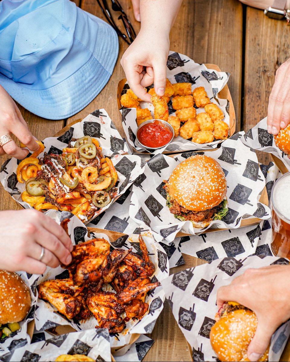 YoungsPubs's tweet photo. Shackin’ our way into the sun this Saturday with these cheeky little numbers from our favourite huts.
An absolute beauty of a spread, what a way to kick-start the weekend 😍
#YoungsBurgerShack #MyBSLife #YoungsPubs https://t.co/G5U1ZjNIQZ