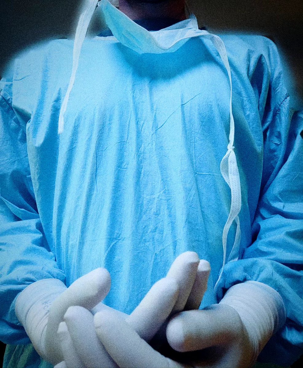 lucgloves's tweet photo. Ready for the next Patient😷🧤! 

I will Switch to a other Layout. Only with on picture per Post. I think it will Work better here👀😁

Have a nice Weekend😇

#surgicalgloves
#surgicalfetish
#surcigalgear
#doublegloving https://t.co/YrcSP72iCG