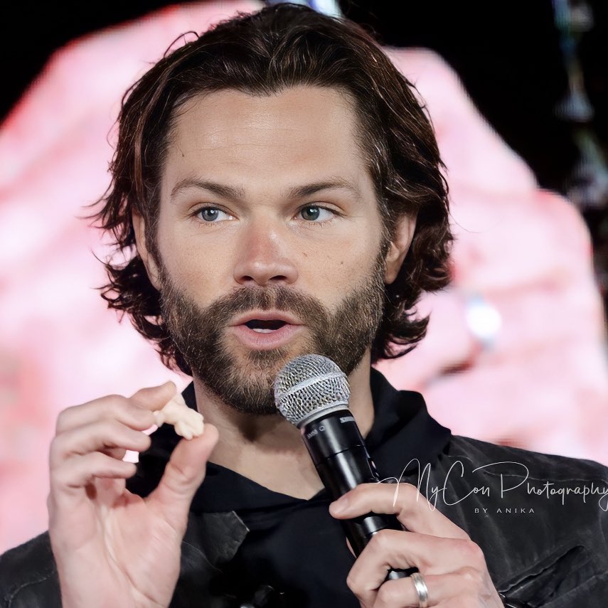 Very very handsome 💕😮‍💨🤏🏼
 #JIB13 , #jaredpadalecki