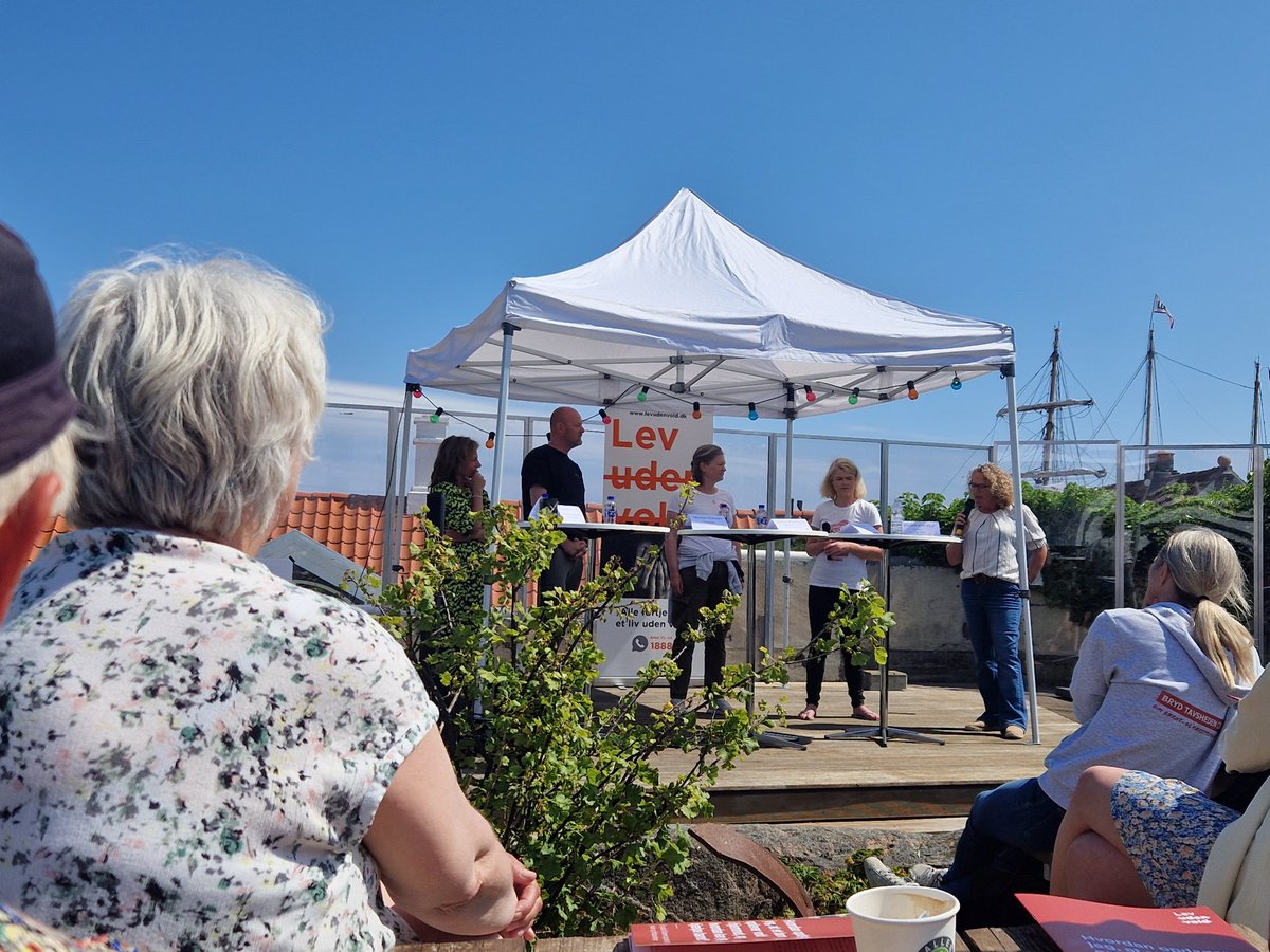 Stærke repræsentanter for feltet drøfter mænds ret til og behov for voldsfaglig behandling + krisecenterophold, mens vi spændt venter på den lovede lovændring,  der skal gøre det muligt. LOKK er klar med ekspertise og kvalitetsmodeller #FM23 <a href="/LevUdenVold/">Lev Uden Vold</a> <a href="/mandecentret/">Mandecentret</a> #dksocial