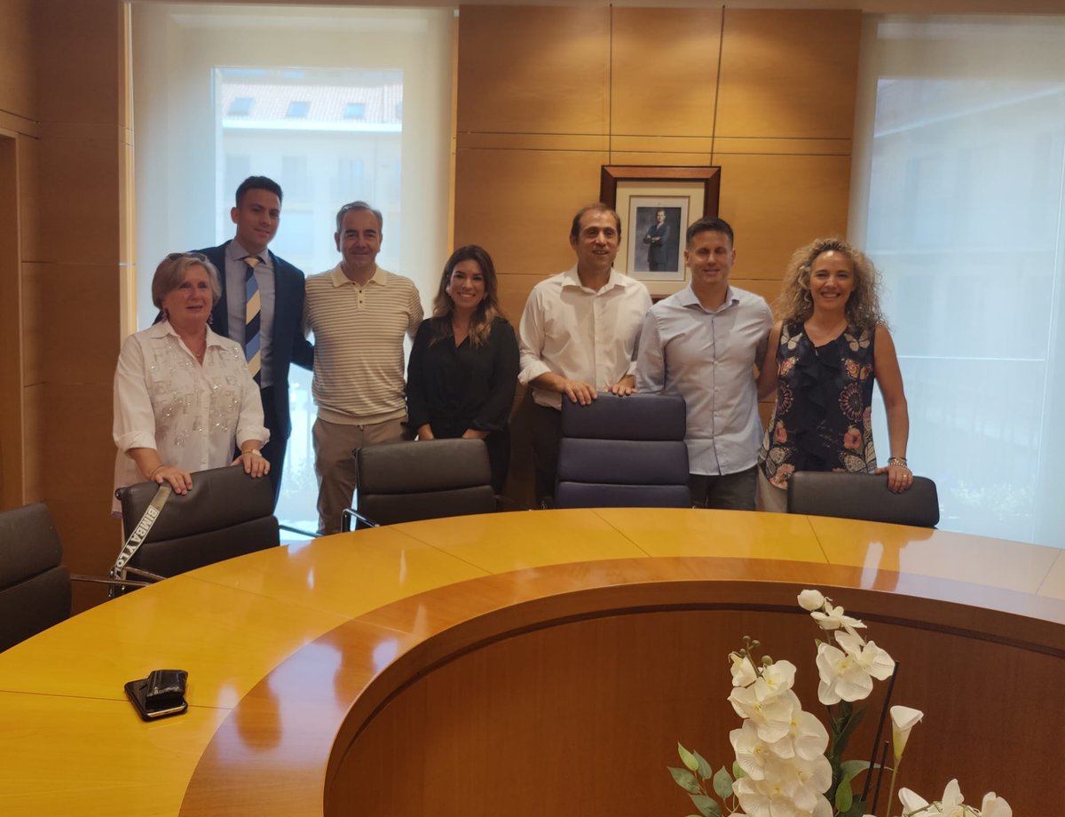 upn_navarra's tweet photo. 🏛️ UPN revalida la Alcaldía de Cascante.

👤 Alberto Añón Jiménez ha sido reelegido Alcalde.

¡Enhorabuena y felicidades al nuevo grupo municipal! https://t.co/uXDBlGRyJT