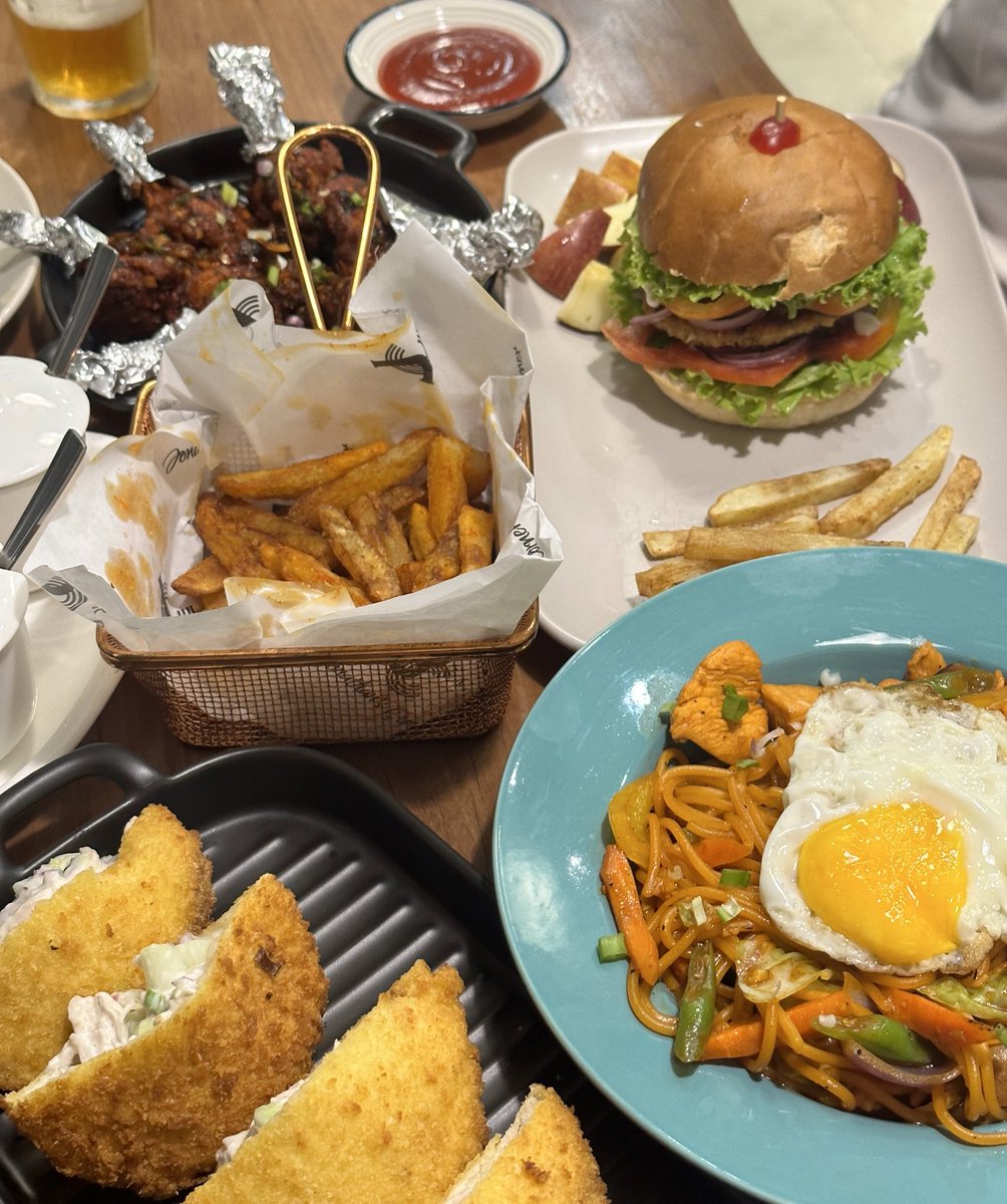 achumi_su's tweet photo. And I have the audacity to ask myself why I’m not losing weight 🥹🫣 https://t.co/oZ4gS2Q9B0