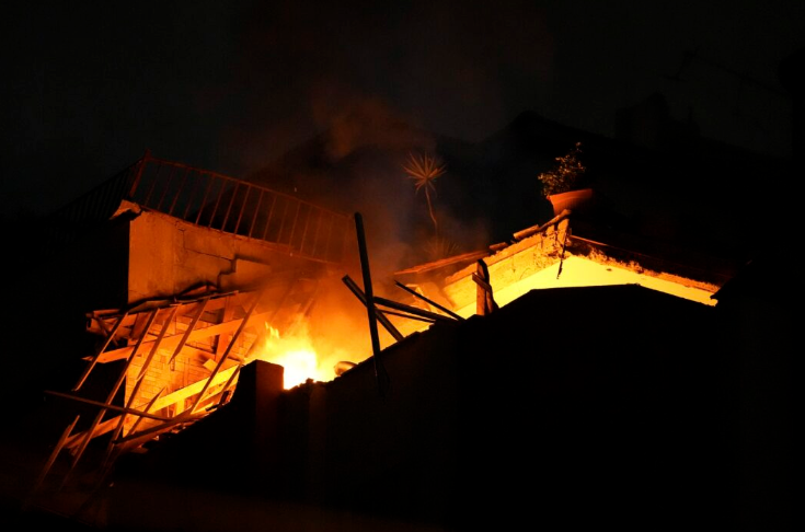 DynaMaibam's tweet photo. https://t.co/Ar7oHn8LSi
🚨 Violent confrontations erupt in Imphal Town: Two injured as mobs clash with security guards and target residences of BJP officials. #ImphalViolence #ConfrontationAlert #SecurityClash #BJPOfficialsTargeted

#ManipurRiots #manipurviolence #ManipurBurning #ManipurOnFire #ManipurNews @narendramodi    @AmitShah    @PMOIndia   @ndtv   @aajtak   @TimesNow   @ABPNews   @BBCIndia  #OneMeitei #SaveManipur #SaveIndia #SaveIndigenous #PeaceInManipur #Truthprevail #Meiteiunited