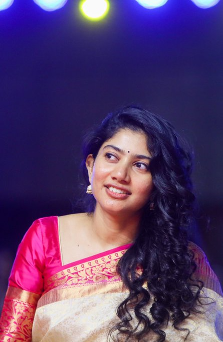 Good Evening
#Saipallavi #RisingStar #SuccessStory #TalentedActress #saipallavifans #saipallaviclub