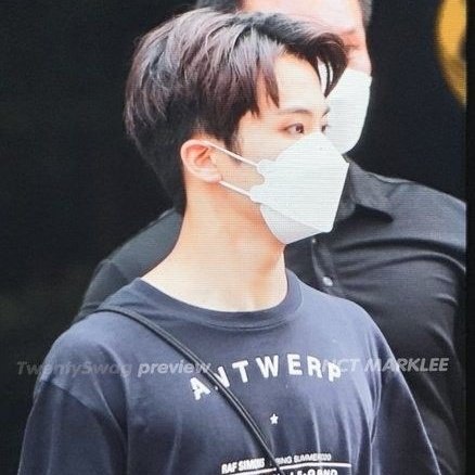 skymakeu's tweet photo. MARK LEE                                          markie https://t.co/BLAlAYLAbT