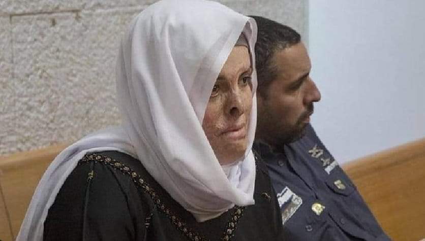 Pal_4ever__'s tweet photo. The occ^pation court sentenced Israa, to 11 years in prison. 

“My pain is visible as the burns on my body show. I've lost my fingers because I have never received any medical treatment since they were burned.”

#SaveIsraa 
#SahabatPalestina_ID
#ForeverPalestine 🇵🇸 https://t.co/VxXbTtTebz