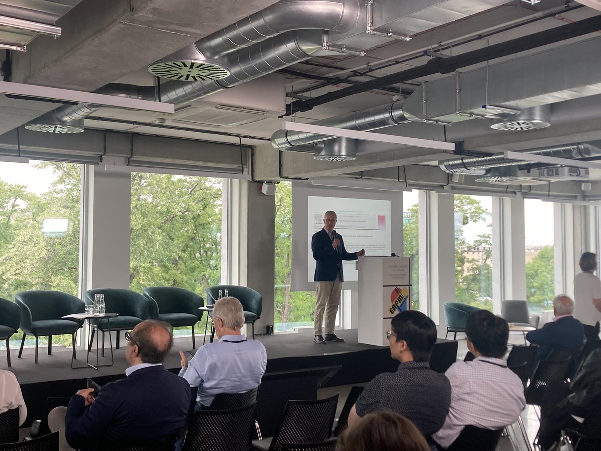 Prof. Albert F.G. Leentjens, winner of the Frits Huyse award, giving an inspiring talk on whether the biopsychosocial model will survive in the age of artificial intelligence and machine learning.