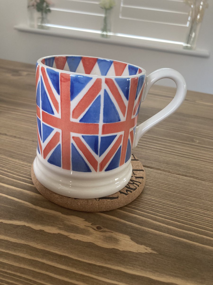 Seems only right and appropriate to have a brew from this mug this morning 

GOD SAVE THE KING 🇬🇧🇬🇧🇬🇧

#TroopingtheColour #emmabridgewater