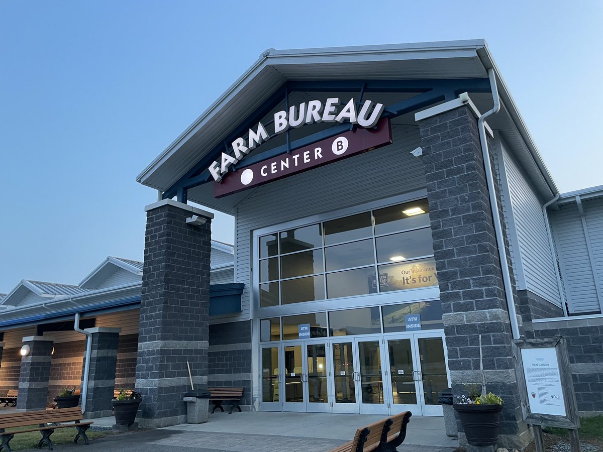 HanoverSchools's tweet photo. GRADUATION DAY! We are here at the Farm Bureau Center ready to celebrate our amazing members of the Class of 2023! Visit https://t.co/pdmtCpa46b for more information on live streaming!
#HanoverGraduates #ATraditionOfExcellence #HanoverStrong #ATraditionOfExcellence https://t.co/fYEHqUcGTk