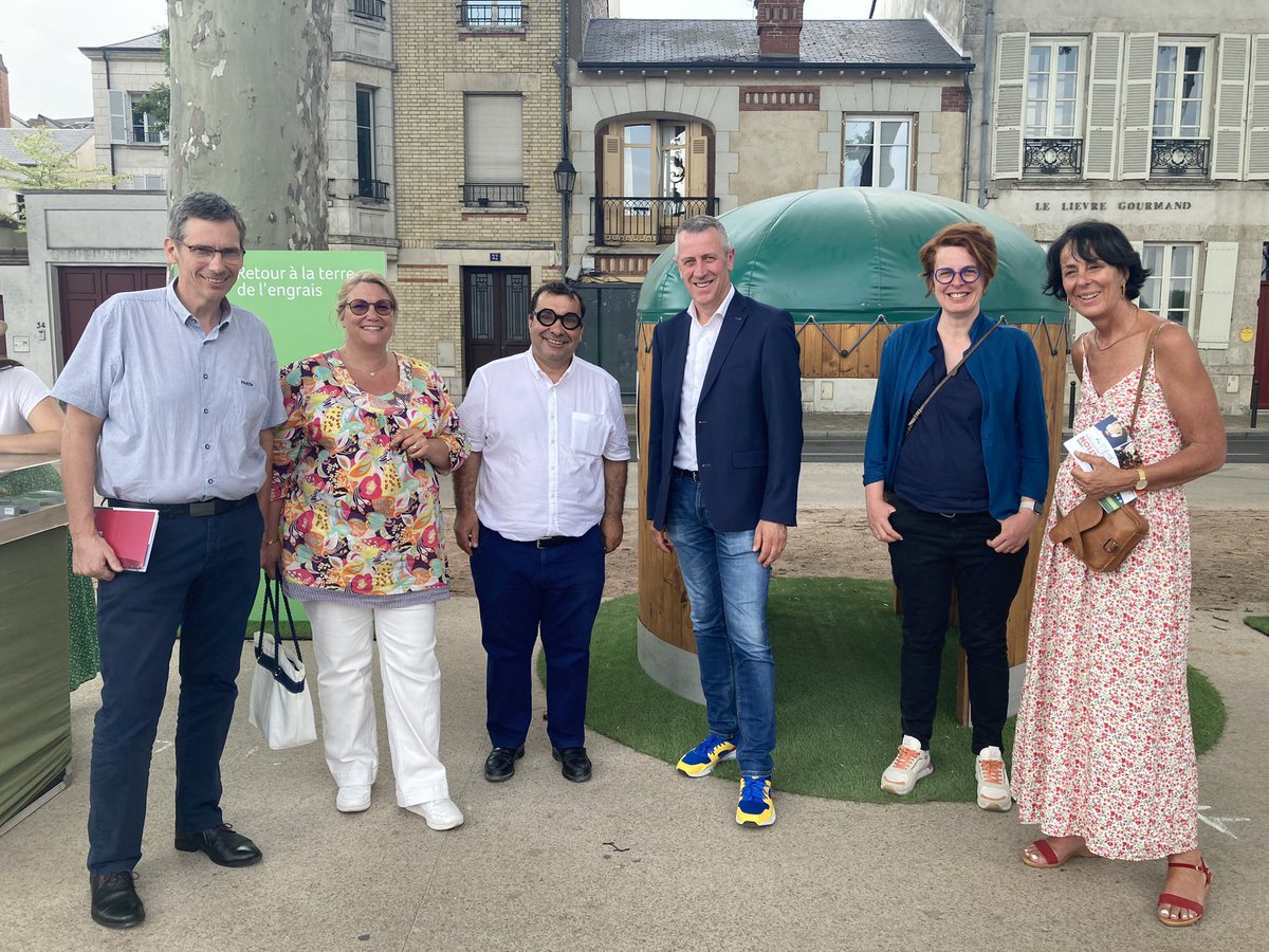 A l’occasion des Journées de l’#Agriculture à Orléans , échanges sur les enjeux de la production de #GazVert dans les territoires avec : 
👉@_richardramos , député du @leloiret 
👉@emmanuelvasseneix, Pdt @groupeLSDH @OAgrifood 
👉 Michel Biero, Dr @lidlfrance 
👉 @CarolineR_GRDF