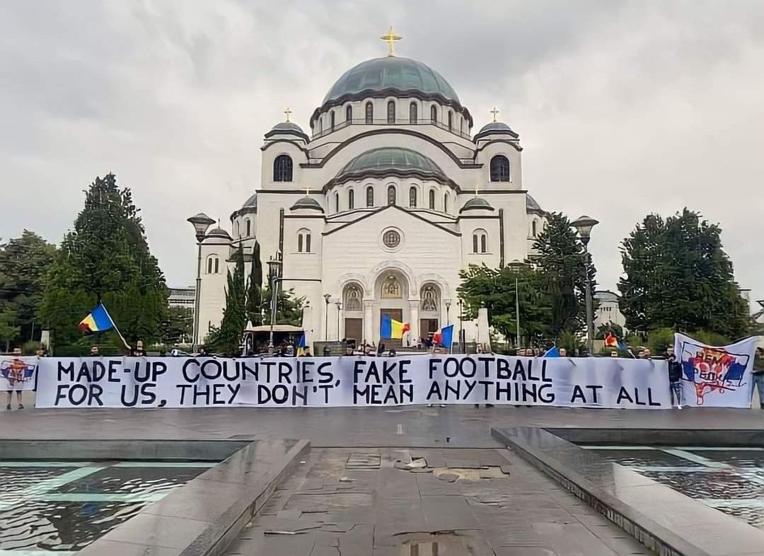 Romanian fans in Belgrade before the start of yesterday's match against "Kosovo"

🇷🇸☦️🇷🇴