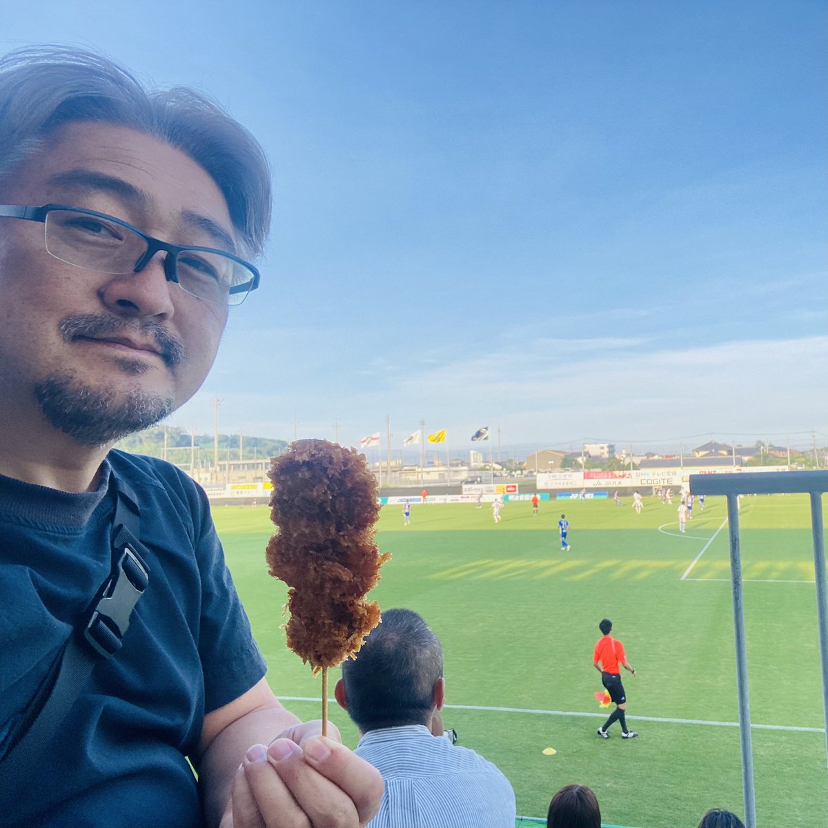 KStadiumGourmet's tweet photo. ユニリーバスタジアム新富で、＃テゲバジャーロ��崎 vs #FC今治 ！
本日、ユニスタのスタグルは、#一本気 ＃サクッととりトロ串カツ をチョイス！
今シーズンはじめてのナイトゲーム！
ビールも美味い！ https://t.co/MYXwoer58Y