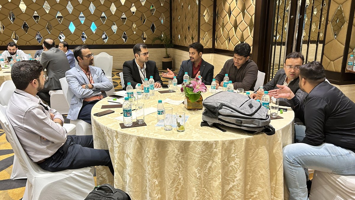 Here is a glimpse of the group "Creating a Medical Database" from the Vattikuti Foundation Alumni Meet, held at Taj Santacruz, Mumbai on 11 June 2023!  The group was convened to discuss "Creating a Medical Database". The agenda? Finalizing the cutting-edge medical database, VCQI,