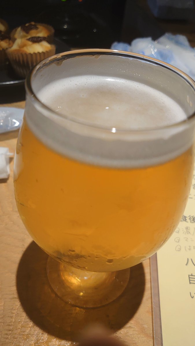 taka_taka5143's tweet photo. 今回で3回目の参加で常連になりつつ
クラフトビールと無料LIVEの夜🎤🎸
クラフトビール片手に
音楽聴きながら
音楽好きなお客さんと語らう
盛り合わせの料理は
僕の事情を説明したら
お店の方で作ってくれた
今夜はいい夜になりそう
#美陵ビール
#MONZEN
#月1無料LIVE
#うまいもん南部屋 https://t.co/XspOX69lDe