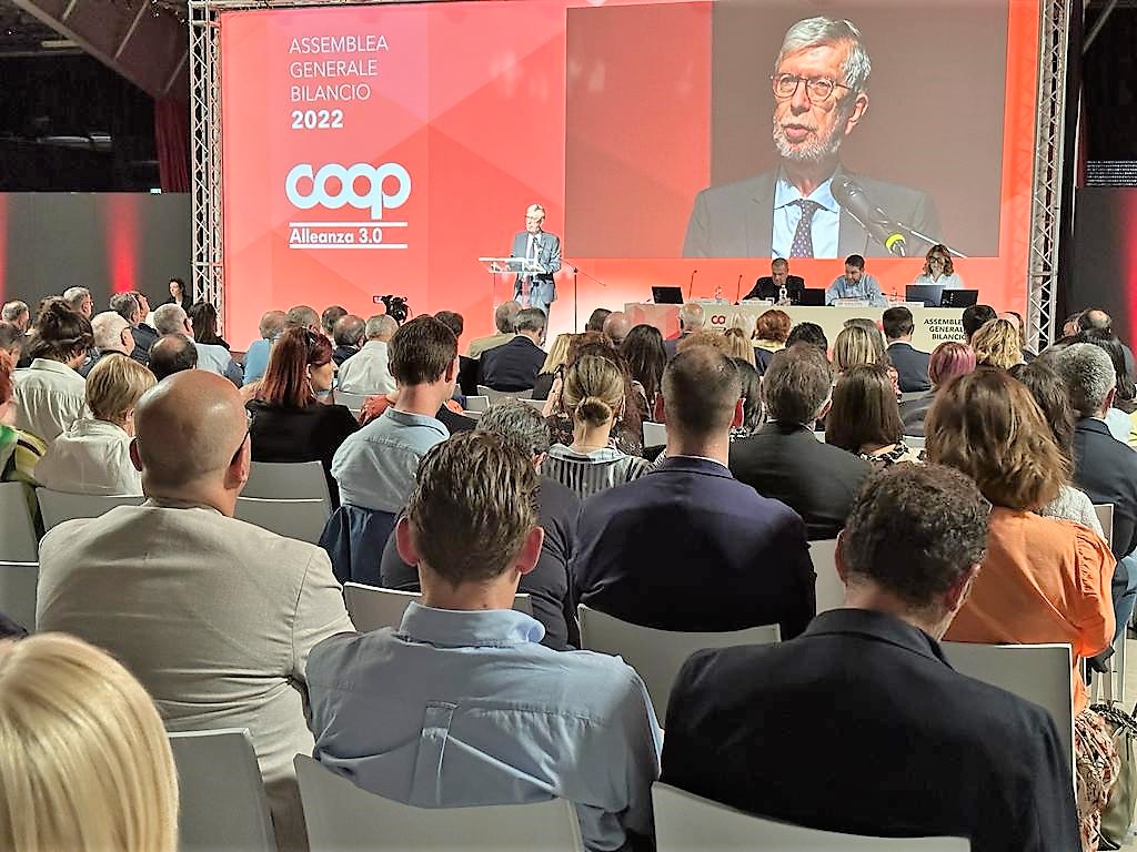 coopalleanza's tweet photo. Educare, formare e informare sui temi della #sostenibilità significa coinvolgere attivamente i soci, i rappresentanti eletti, i manager ed il personale affinché questi siano in grado di contribuire a generare lo sviluppo della cooperativa @EnricoQuarello
#Sostenibilità #Clima https://t.co/tTxs63pfvs