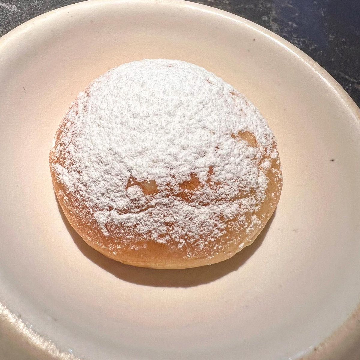 lsuarezdelezo's tweet image. Los postres de #Kaleja

Almendra, kiwi, infusión de moscatel y poleo

Bizcocho de naranja, jengibre, chocolate blanco y yogur

Suso de nata. Riquísimo

Bien por #Kaleja