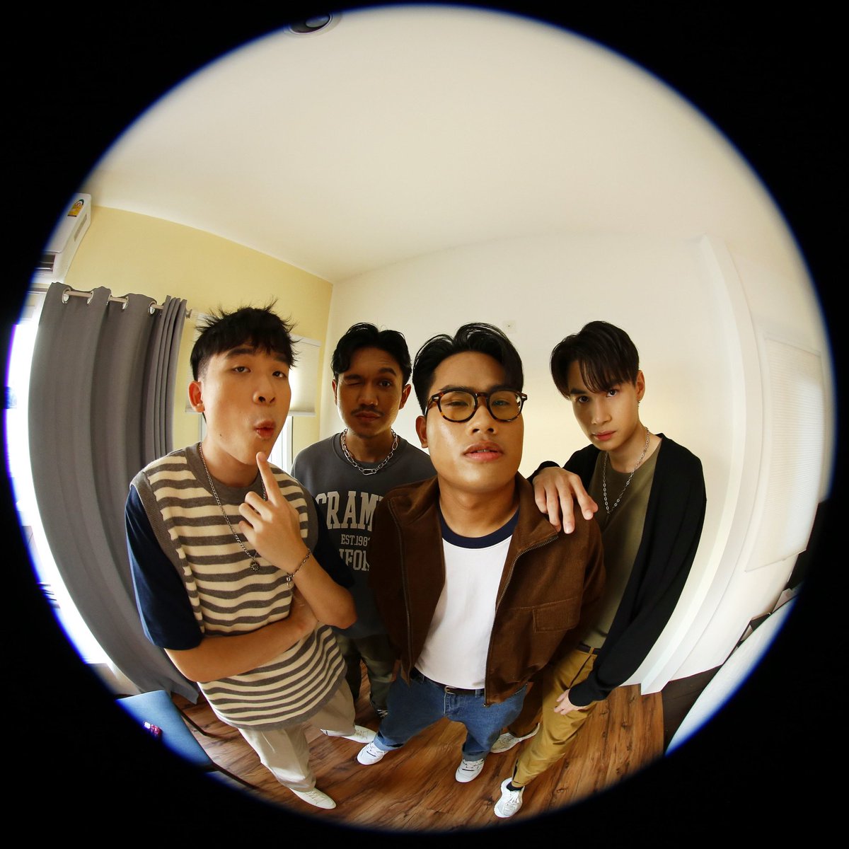 lingromband's tweet photo. 🫣
#Lingromband #genierecords #GMMGrammy https://t.co/IyPA67TTlo