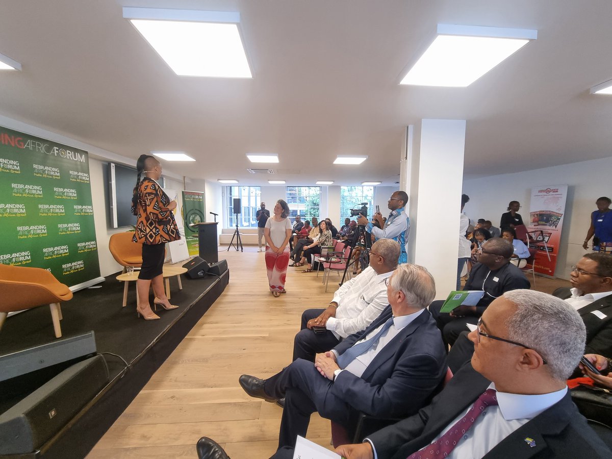 La diaspora africaine en Belgique regorge de ressources et de compétences qui peuvent être mises au profit de l'Afrique. Très heureux d'accueillir hier dans les bureaux d' Enabel  à Bruxelles le @RebrandingAF  pour un évènement  sur le thème #Empoweringdiaspora! #enablingchange