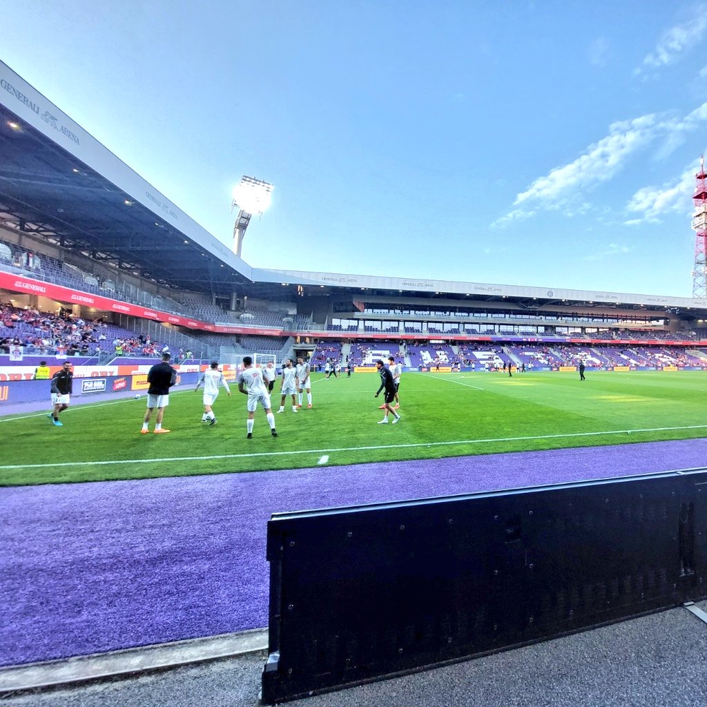 What a ⚽️ game between #Serbia 🇷🇸 🆚️ #Jordania 🇯🇴 #SERJOR not without #pitchinvasion 🏃‍♂️👟💨👮‍♂️
🏟 #GeneraliArena @FKAustriaWien 🇦🇹