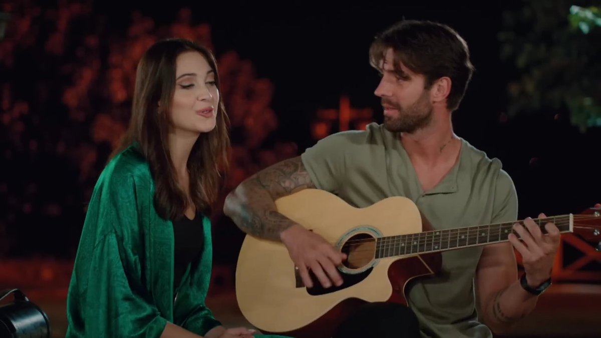 PEPSIMANRU's tweet photo. oyle kolay asik olmam ama senin ayri bir havan var 🎵

#BayYanlış • #EzGür • #OzDen https://t.co/9XP9t6Wd8W