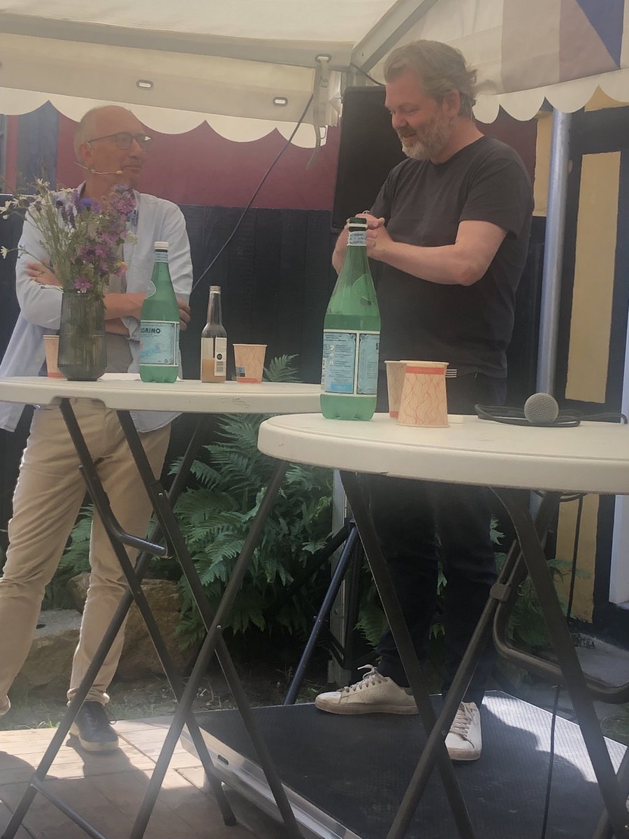 EdithJakobsen's tweet image. Wake up call at kvindelige kunstnere skrives ud af historien, det holder ikke siger ⁦@MichaelThouber⁩, og ser kvoter som et nødv. redskab #repræsentation ⁦@djoef⁩