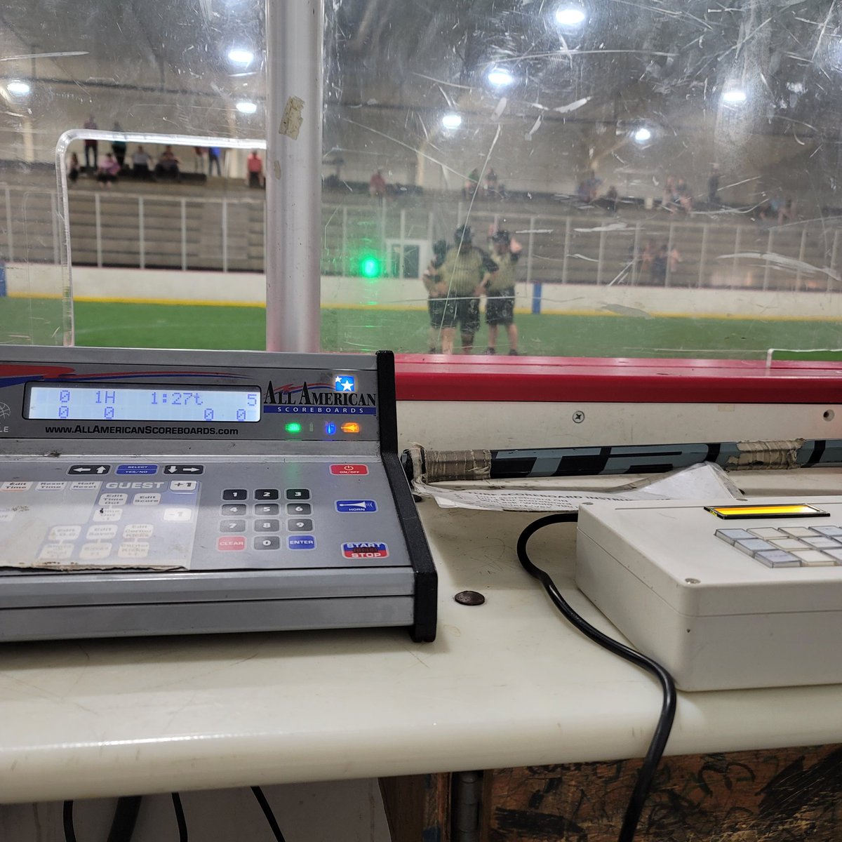 RomanMeyers3's tweet photo. Everytime I go to a @iowadogfish game, I get a brand new experience. First time I got to coach the boys, this time running game and shot clocks. #rollfish https://t.co/XE5Nm3FiLw