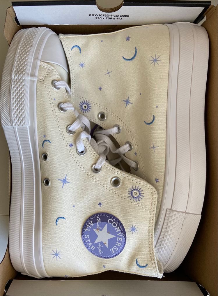 Moon and star converse 🌙✨