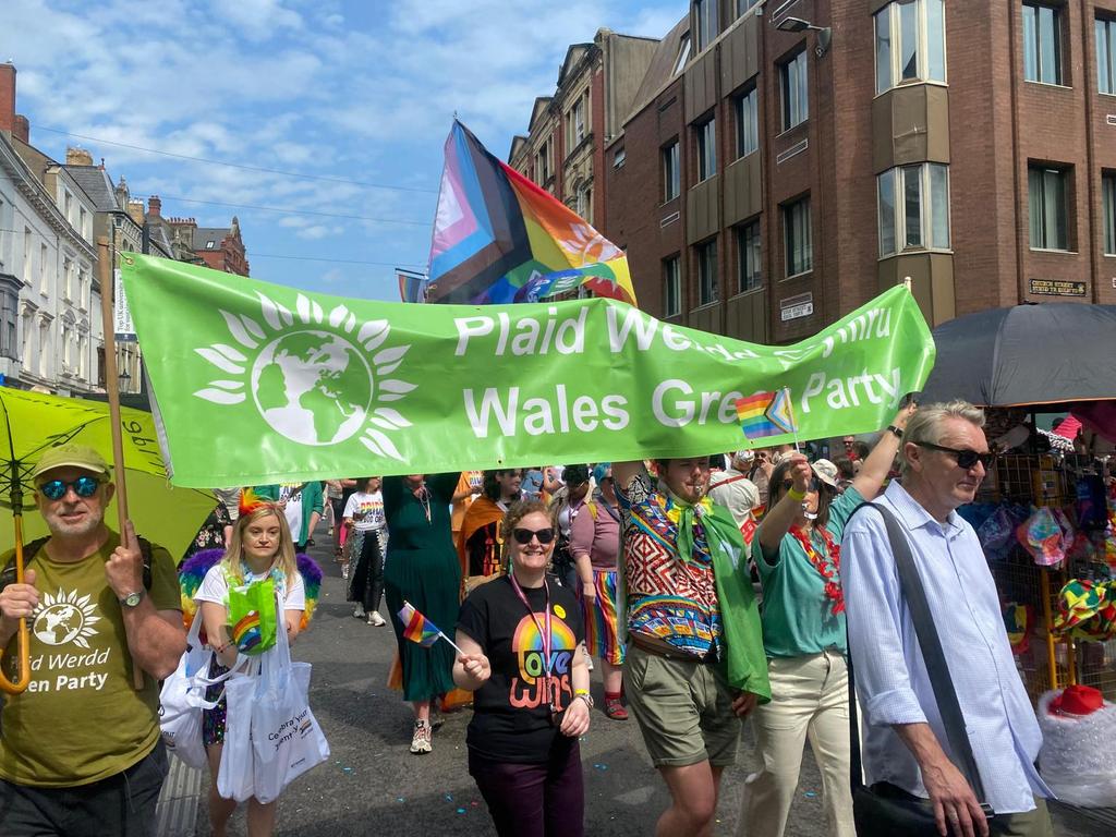as_penarth's tweet photo. And we're off. @WalesGreenParty at the start of ##PrideCymru
#PrideisstillaProtest
#PrideMonth https://t.co/qte2NgESft