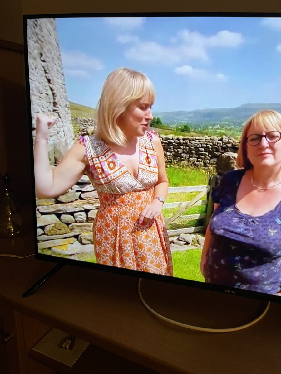thehaphaznut's tweet photo. @Nicki_Chapman hey Nicki watching Escape to Country from Australia- love your dress!!!! Where from? https://t.co/OsTzBUcxyI