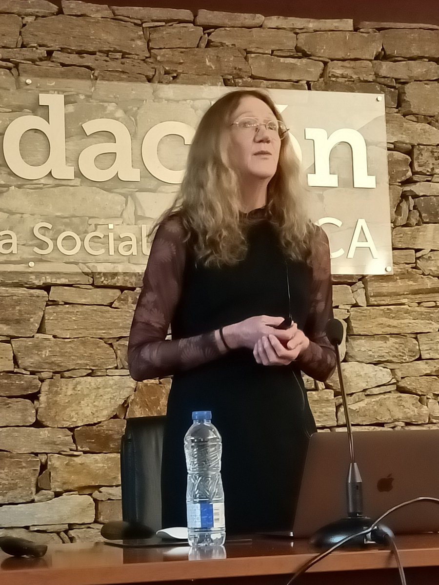 ESFLC2023 (@esflc2023) on Twitter photo Kay O'Halloran lecturing on multimodality at #ESFLC2023 <a href="/lvtc_uvigo/">LVTC Language Variation and Textual Categorisation</a> Kay O'Halloran lecturing on multimodality at #ESFLC2023 <a href="/lvtc_uvigo/">LVTC Language Variation and Textual Categorisation</a>