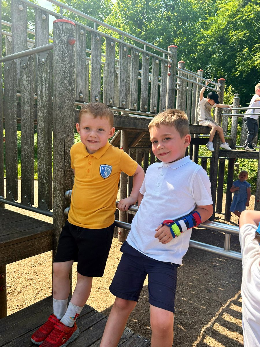 We had a 😃 time at The Scottish 🦉 centre. We watched a show, played a game and got to 👀lots of different 🦉 &amp; owlets. After that we enjoyed an afternoon at Polkemmet Country Park. Thanks to everyone who sponsored us and helped out. More 📸on Seesaw. <a href="/ScotOwl/">Scottish Owl Centre</a> <a href="/MissNForbes/">𝓜𝓲𝓼𝓼 𝓕𝓸𝓻𝓫𝓮𝓼</a>