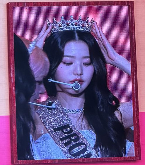 wonyoung pics tweet media