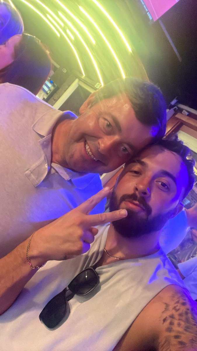 BenKeyy's tweet image. Nice to meet you in Portugal @bootlegger1974 🍻