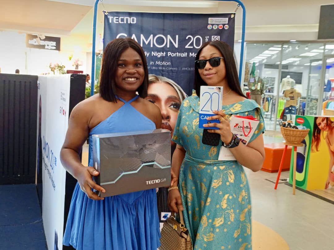 CAMON 20 mall activation is in full swing🔥, and today is day 2 at Abuja. So many incredible gifts awaits those who purchase any phone from the series.. Don't even dare miss out 
 #CAMON20Series