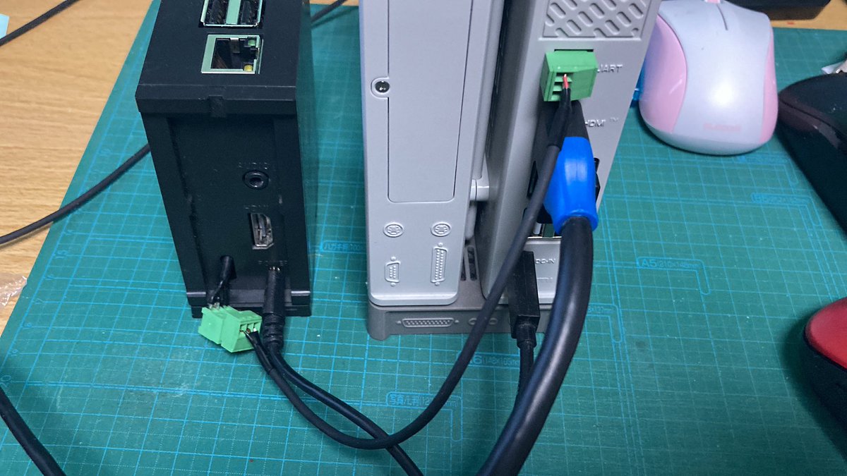 yagennankoz's tweet photo. X68000Zとラズパイ3でrssn環境できました
UART-USBだと不格好になるのでラズパイXVIケースからUARTメスを生やして、UARTクロスケーブルで接続してます
ラズパイをWi-Fiにしとくとすごくスッキリしますね
#X68000Z #rssn https://t.co/fUROPGCvif