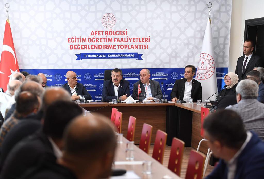 Millî Eğitim Bakanı <a href="/Yusuf__Tekin/">Yusuf Tekin</a>, deprem felaketinin merkez üssü olan Kahramanmaraş’ta düzenlenen “Afet Bölgesi Eğitim Öğretim Faaliyetleri Değerlendirme Toplantısı”na Katıldı

Toplantıda ilin eğitim öğretim faaliyetlerine ilişkin yürütülen ve planlanan konular ele alındı.