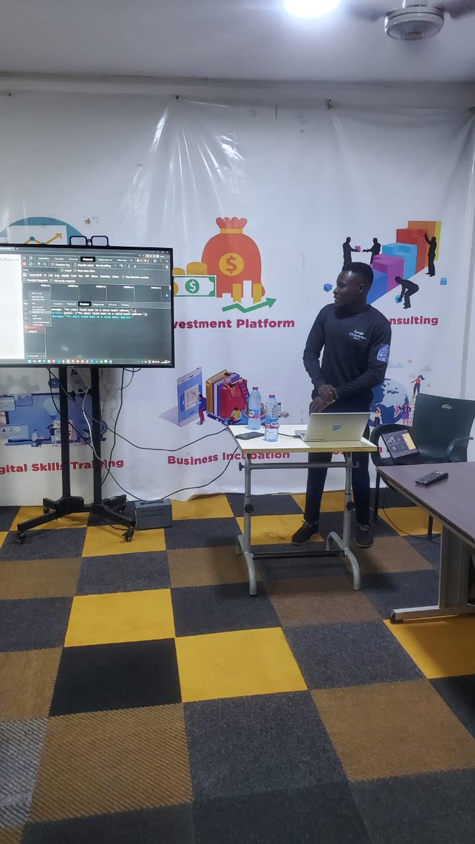OsmanMahmud14's tweet photo. Google IT training. Today at HopIn Academy.
#GDGTAMALE https://t.co/p3wmnlpU0b