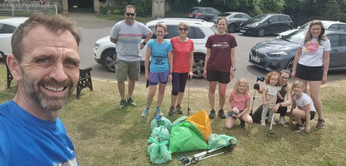 It's always great to be joined by new #ploggers and today we welcomed Jen and our latest young recruit, Ivy. Together, we managed a 'deep clean' around the centre of Sedgefield, on a beautiful morning. 😃 #plog #plogging #lovewhereyoulive #keepbritaintidy #greatbiggreenweek
