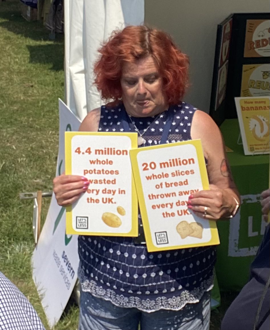 Great to attend the Royal Three Counties Show supporting  the Severn Waste stand covering the important #FoodSavvy message with a terrific and powerful ‘higher, lower’ game 

Good to hear about the important recycling messages

@worcscc @Wychavon