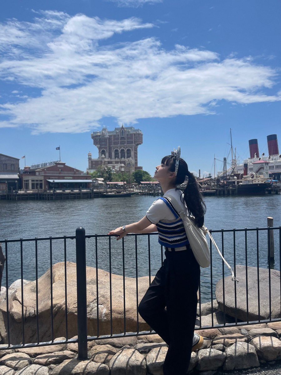 kikuchi_hinako's tweet photo. 菊池日菜子です🙃

ずっと始めたかったTwitter、念願叶って開設しました！

マネージャーさんがオフショットを載せてくださったり、私がボソボソ呟いたりします。
宜しくお願いいたします\( ˆˆ )/ https://t.co/KXX5g8W2kz