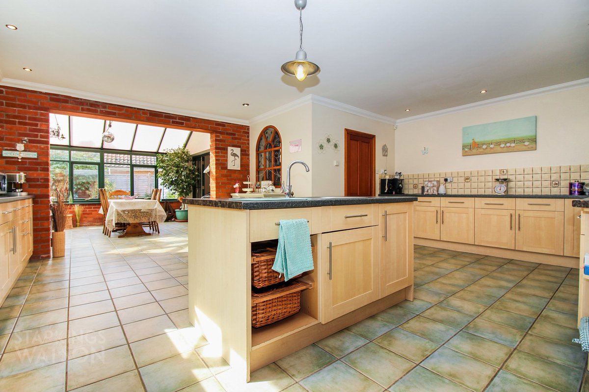 Ready for a New Buyers Style! | 1930's Detached Family Home | Over 2500 Sq ft (stms) | Approx. 0.78 Acre Plot (stms) | Lawned Gardens &amp; Private Woodland | Sweeping Driveway &amp; Garage

Guide Price £695,000
📍 Yarmouth Road, Broome
🏡 View Full Details Here: ow.ly/8CpW50OPUek