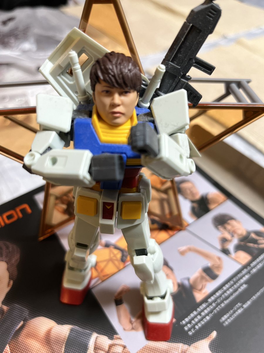 chardonnay_f's tweet photo. やっと西川様が当家にやって参りました。
待ち望んでました。早速こんな感じで遊ばれてます
#TMRevolution https://t.co/mJa8Ok9Z3I