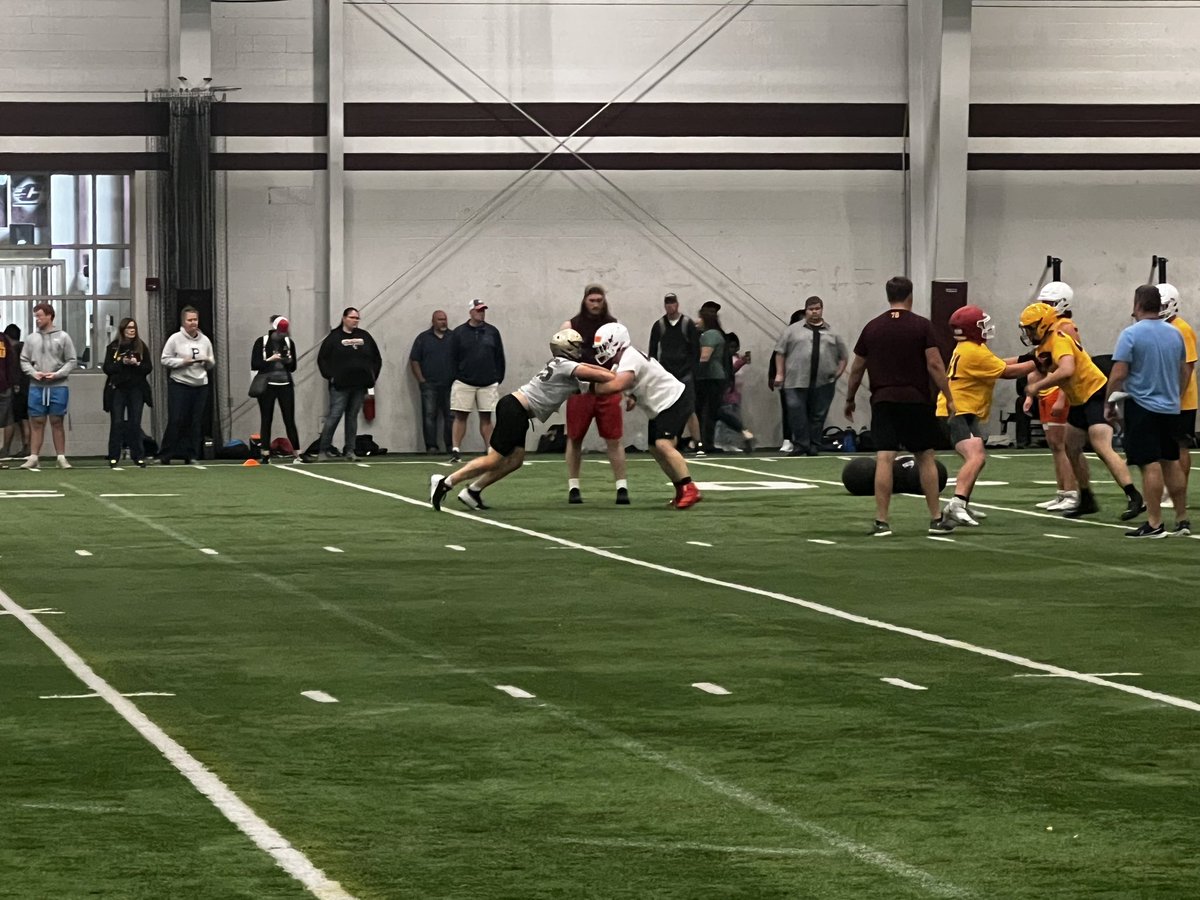 Ryan_Kouki's tweet photo. Had a great Friday @CMU_Football linemen camp. Thank you for hosting a great camp.  @hannibalroda @Grant77Steve @LCN_FB @lcnboosterclub https://t.co/tVwmc3UVqf