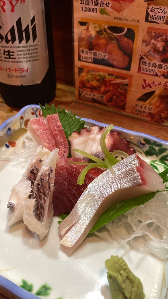 SakabaChannel's tweet photo. 大阪・お初天神
『松屋』さんに初来店🌟

昭和感漂う心地よい居酒屋で今日も早めから酔っ払い🥴 https://t.co/DkCbYLKNtR
