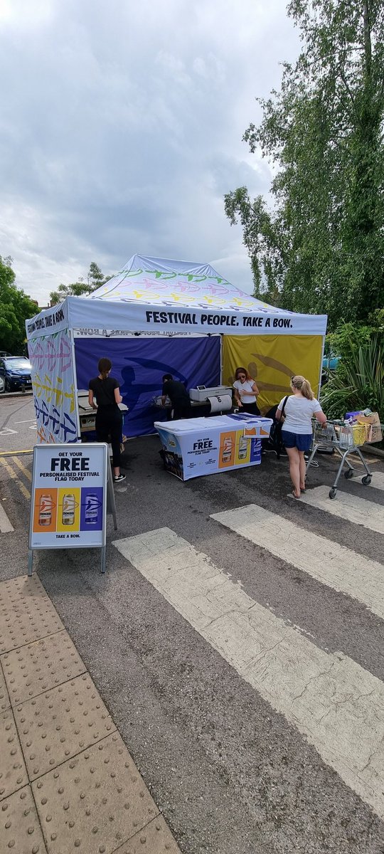 Glasto Flags tweet media