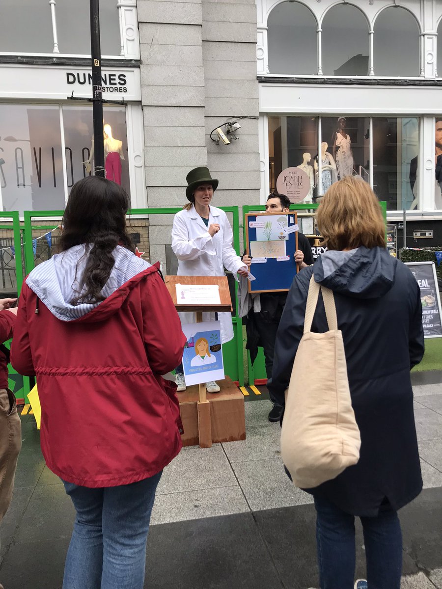UCDSBES's tweet photo. Full on crowd and amazing presentations @SoapboxSciIRL @CritterMapper well done! 
@ucdscience @UCD_Research @OrlaFeely https://t.co/KW0rJ2yH10