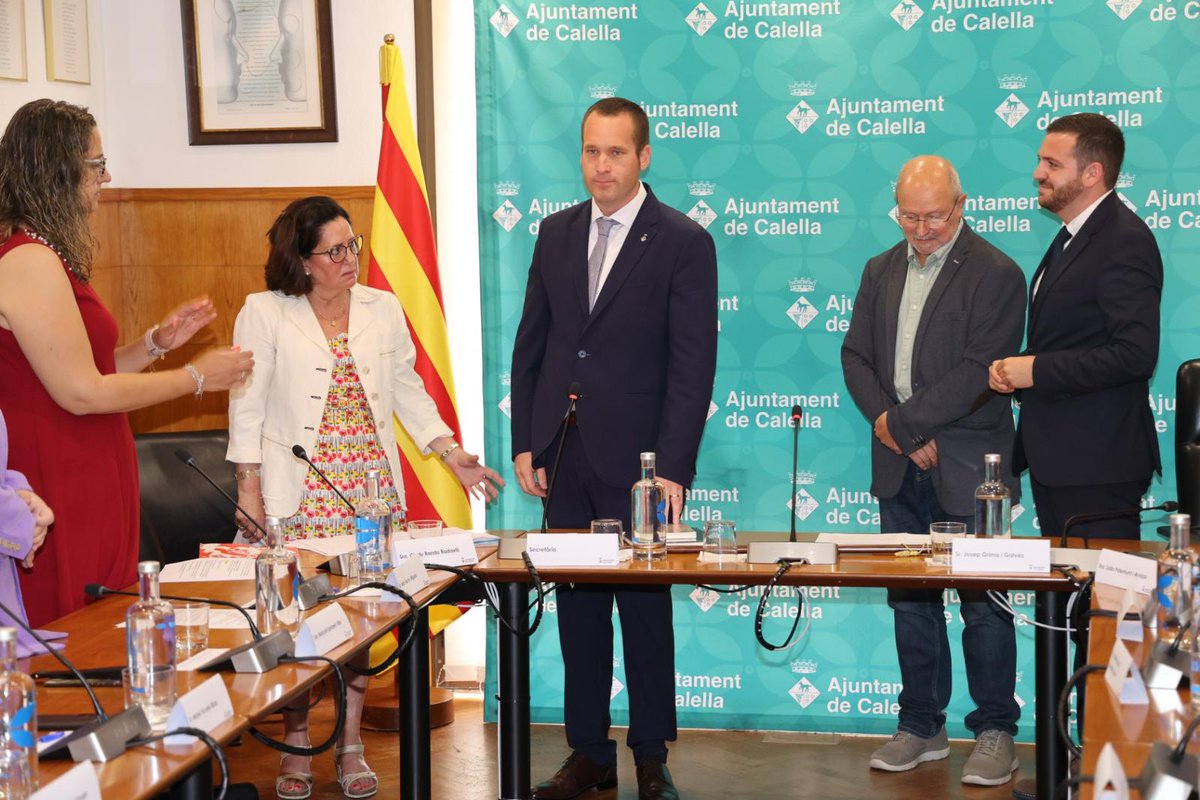 ajcalella's tweet photo. El candidat de Junts - CM, @marc_buch, és proclamat alcalde de Calella amb majoria absoluta.
#PleCalella https://t.co/SJiYoykWRo