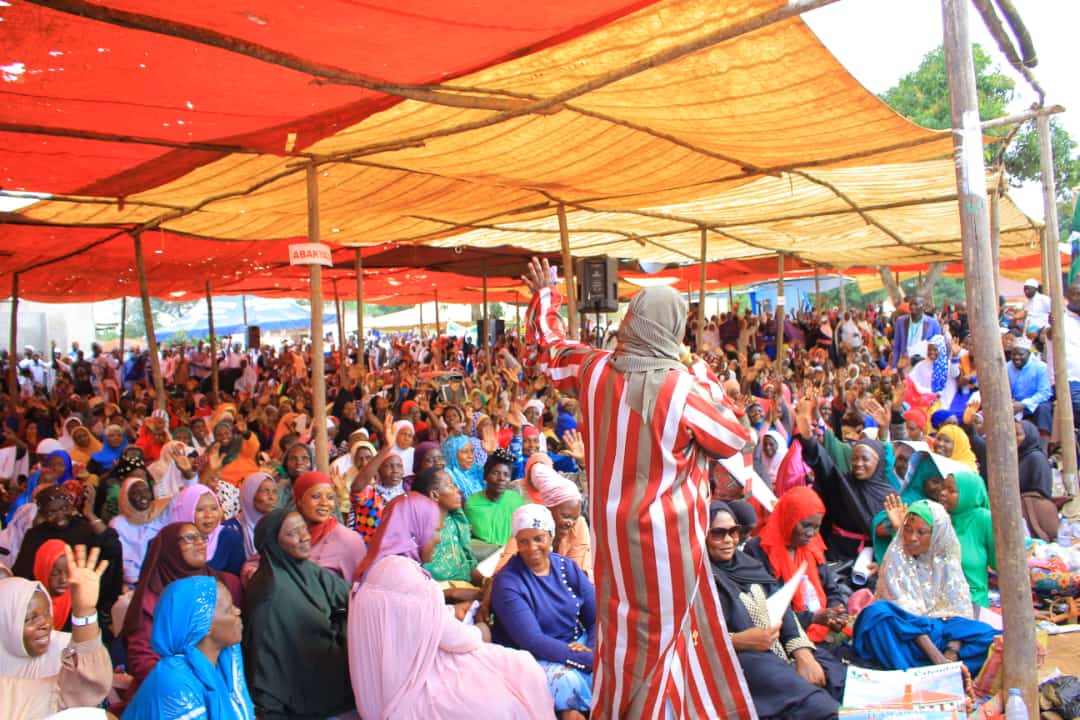 HajjatMinsa's tweet photo. During Jumah Prayer In Luwero District I Commissioned Masjid Ngololo In Butuntumula Village. I Delivered The Message Of @RobinahNabbanja Of Urging Muslims To Embrace Government Programs Like PDM &amp; Myoga. 
We Prayed For Our Lovely @KagutaMuseveni For His Health To Get Better. https://t.co/zWE07F4yrU